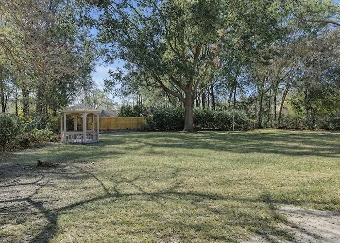 3br 80 Tv Gazebo Yard King Tallahassee
